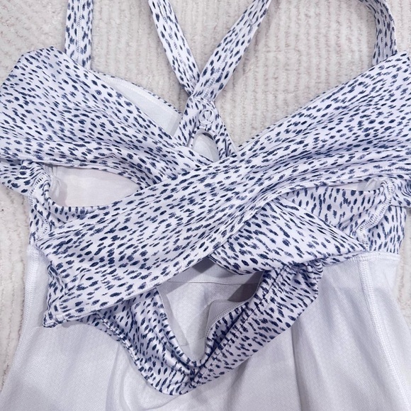 Lululemon Razor Back Top - Picture 2 of 2